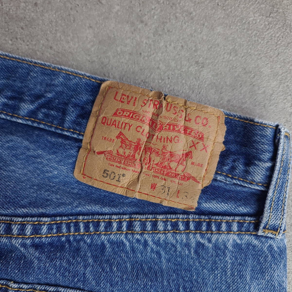 Y2K Levi's 501 Dark Stonewash Jeans