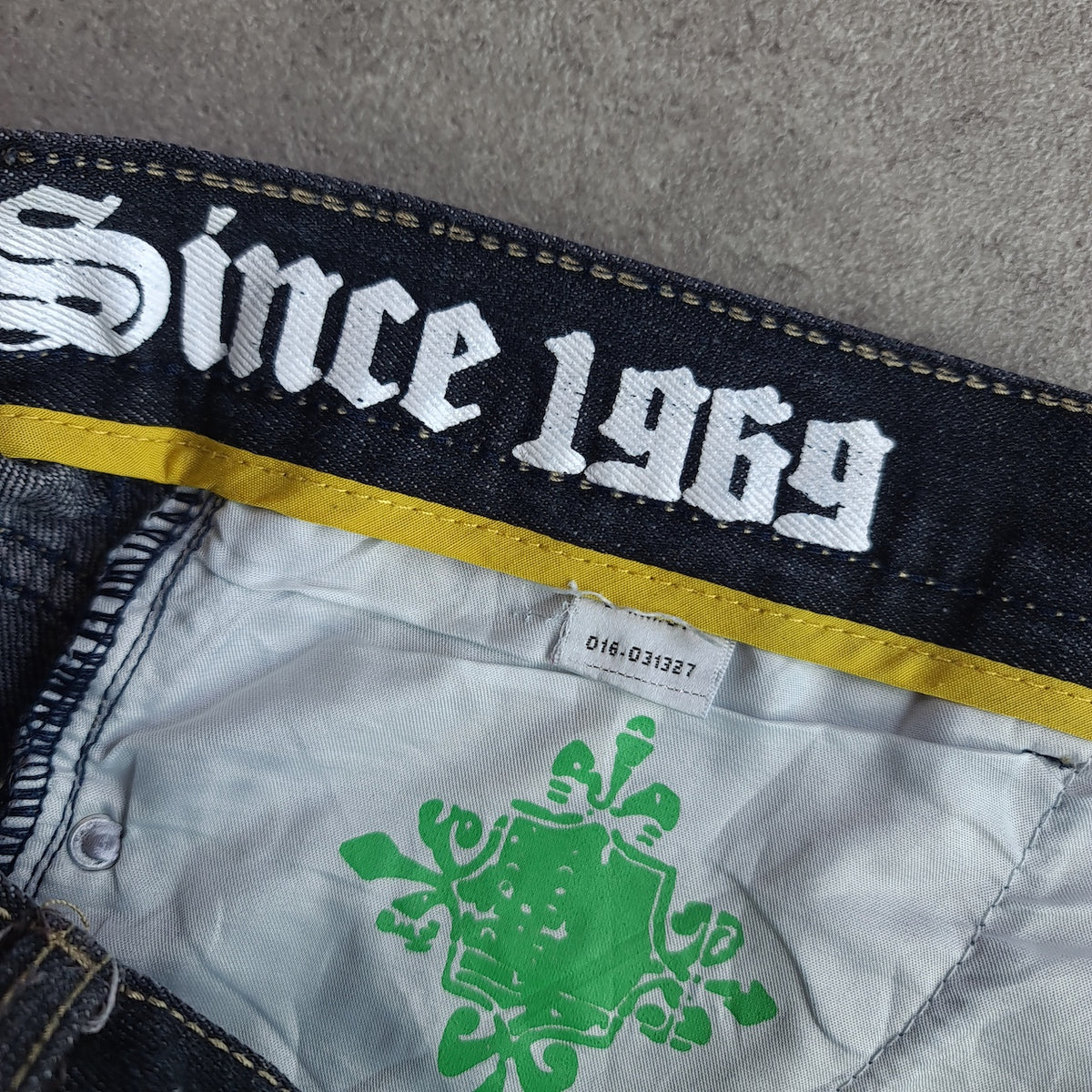 Rare Y2K Coogi Embroidered Baggy Hip Hop Jeans