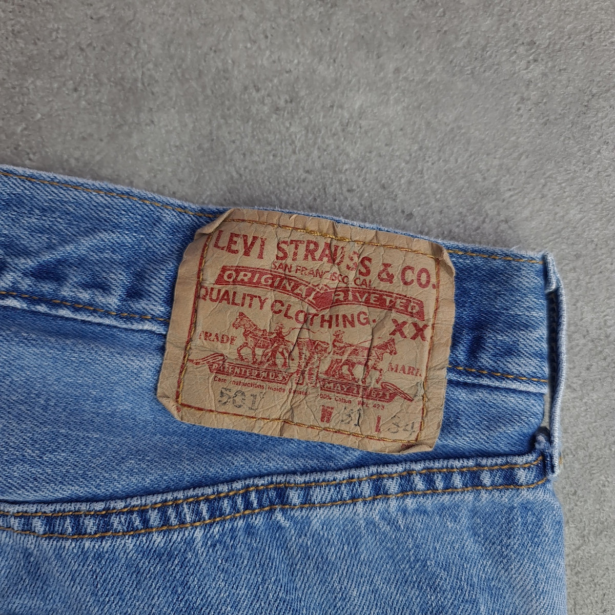 Y2K Levi's 501 Medium Stonewash Jeans
