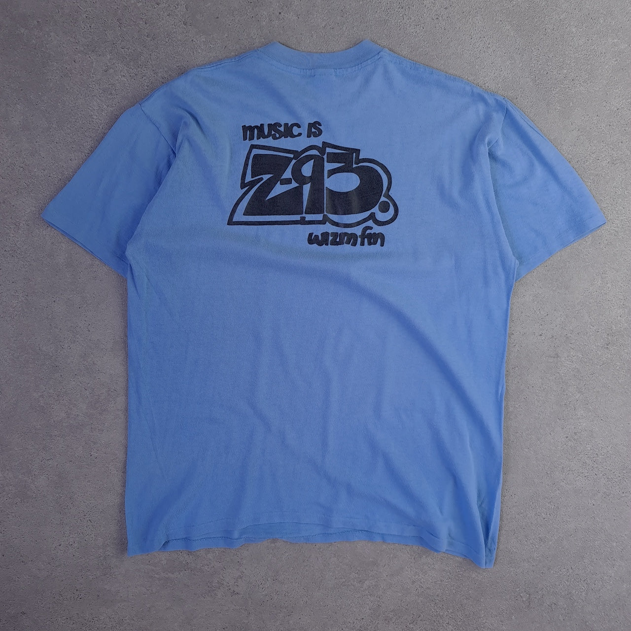 Vintage 90s Hot Fun in the Summertime Slogan T-Shirt