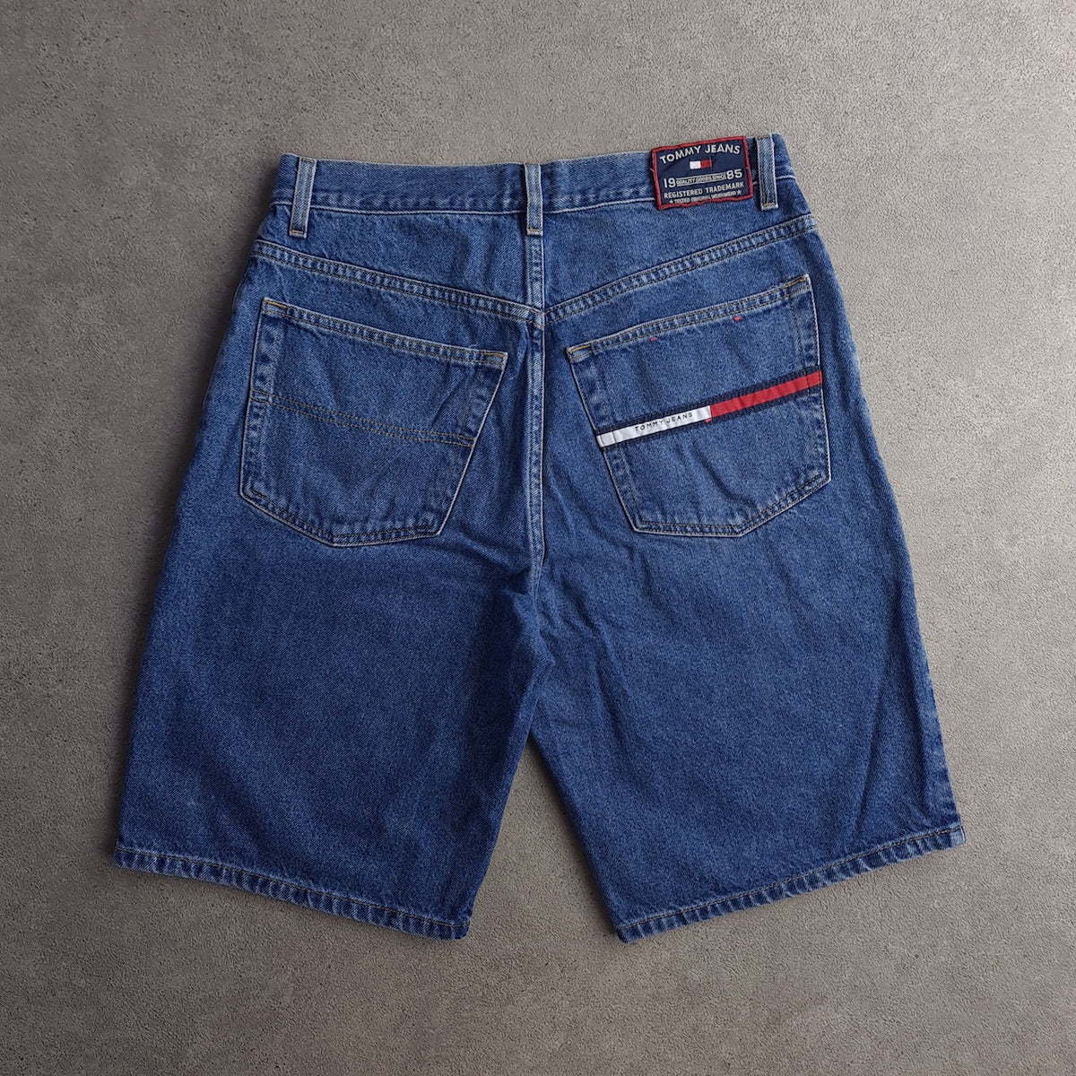 Vintage 90s Tommy Hilfiger Jorts