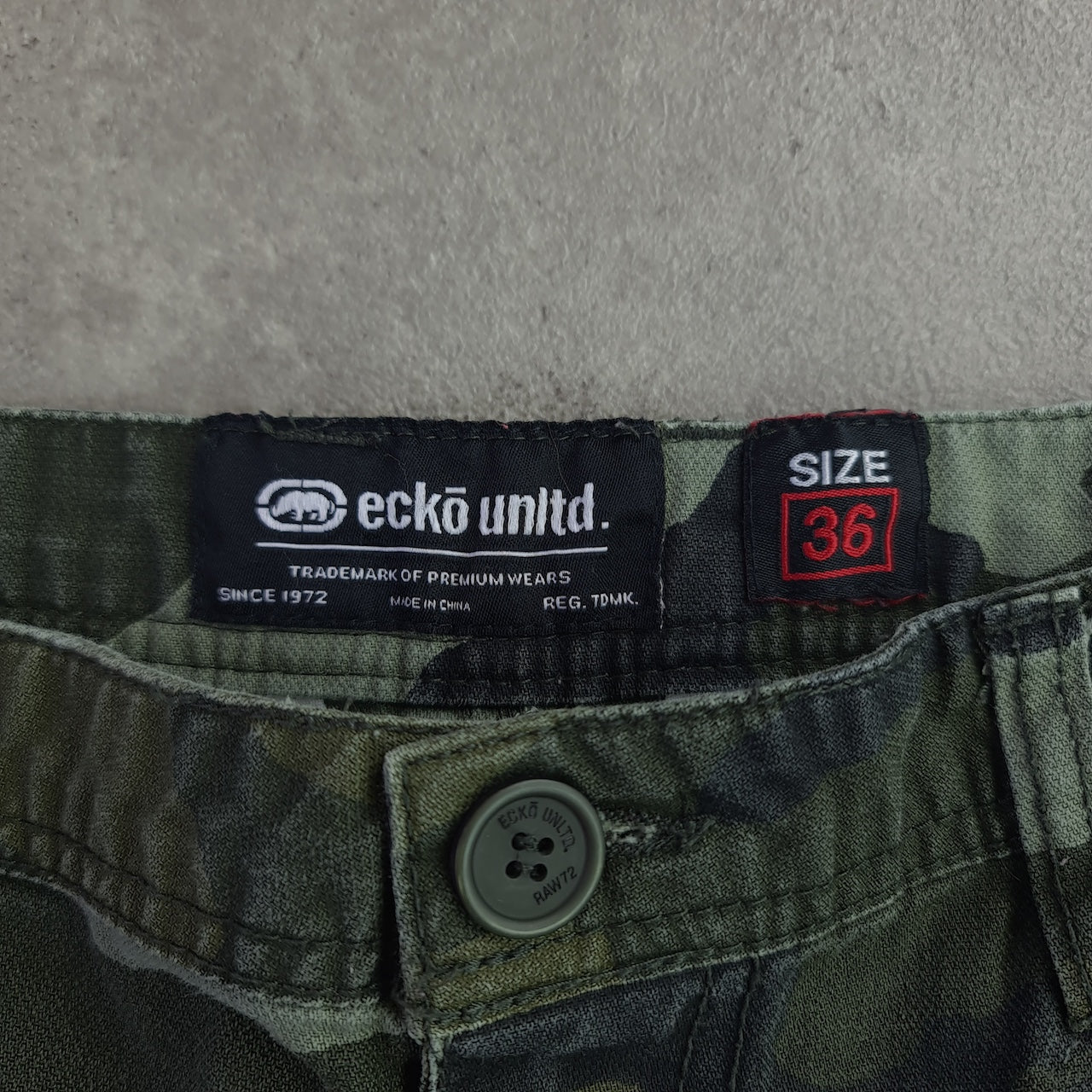 Ecko Unltd Y2K Baggy Camo Cargo Shorts