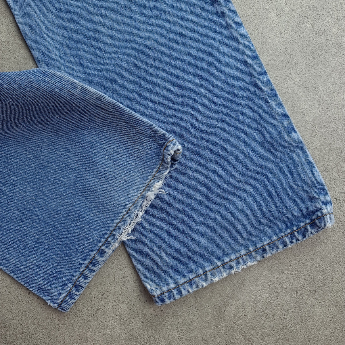 Y2K Levi's 501 Medium Wash Jeans