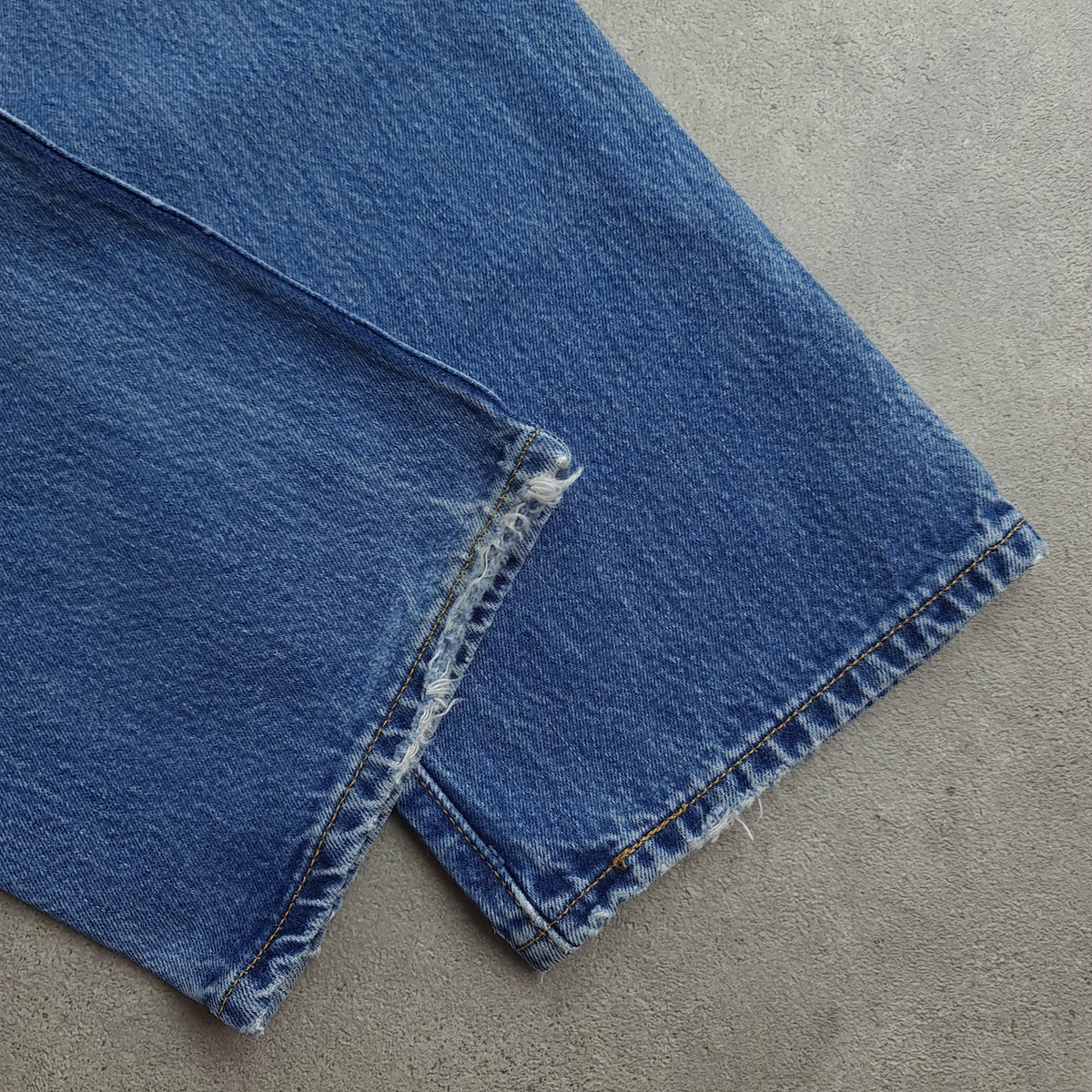 Y2K Levi's 501 Dark Stonewash Jeans