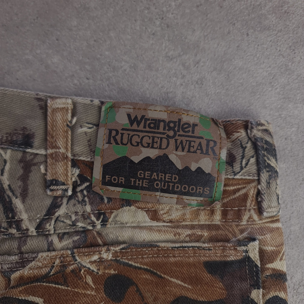 Vintage Wrangler Rugged Wear Advantage Camo Jeans
